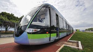В Китае запустили первый трамвай на водородном топливе