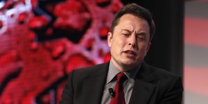 Илон Маск: Я лично чиню сломанных роботов на заводе, и мы по-прежнему в аду