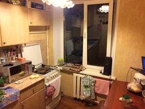 Кухня площадью в 6 кв.м. “до” и “после” небольшого ремонта