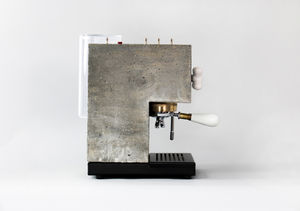 Кофеварка из бетона от студии Montaag