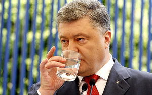 Саакашвили сдал: Сколько Порошенко заливает «за воротник»