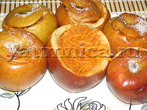 Запеченные яблоки в духовке с тыквой