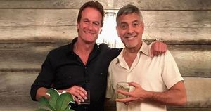 Джордж Клуни подарил друзьям по миллиону долларов