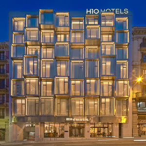 Отель H10 Cubik в Барселоне