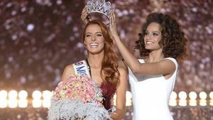 Конкурс "Мисс Франция" и порноиндустрию обвинили в нетерпимости к толстым