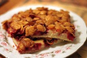 Вишневый пирог с хрустящей корочкой из кукурузных хлопьев и Яблочный пирог из сухого теста.