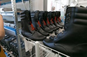 «Обувь России» запустила производство спецобуви на фабрике в Новосибирской области