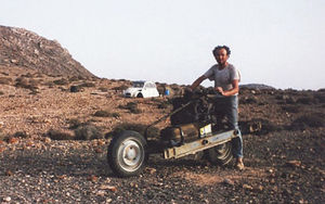 Как выбраться из марокканской пустыни, собрав самодельный мотоцикл