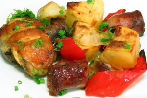 Картофель с мясом и колбасками. рецепт вкуснейшего горячего «гости на пороге»