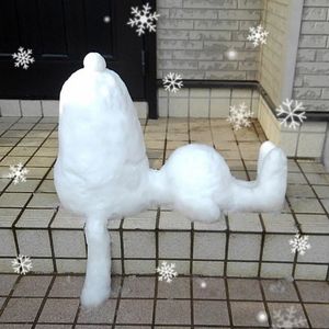Нетрадиционные снеговики из японской столицы