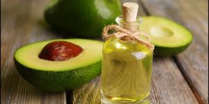 Масло авокадо — свойства и применение для лица