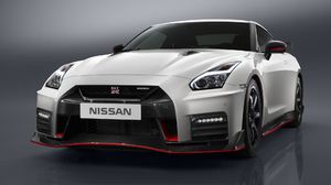 Nissan GT-R Nismo обновился и поехал быстрее