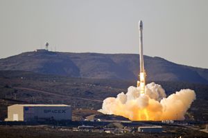 SpaceX успешно посадила четвертую ракету