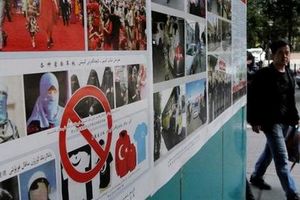 В Китае мусульман-уйгуров согнали в политические концлагеря