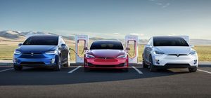 Tesla выпустила 300 000 электромобилей