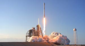 SpaceX успешно запустила первые спутники для раздачи Интернета
