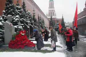 Собчак призвала «смыть позорное пятно», убрав могилу Сталина с Красной площади