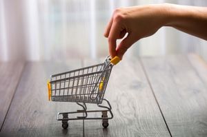 Новая экономия: как добраться до покупателей, которые хотят покупать меньше