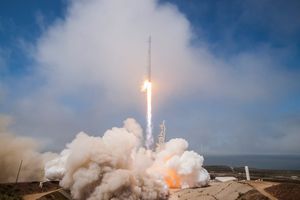 Ракета SpaceX пробила дыру в ионосфере Земли в августе 2017 года