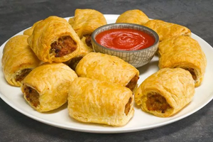 Пирожки с мясом из слоеного теста