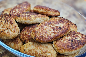 Пышные и сочные котлеты: простой рецепт с маленькими хитростями