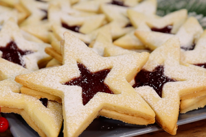 Лёгкий новогодний десерт – печенье «Звёзды». Секреты идеального песочного теста