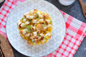 Салат «Медвежья шуба»: эффектное блюдо с хрустящим секретом