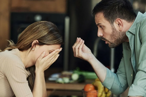 Токсичные отношения: 8 тревожных признаков, которые нельзя игнорировать