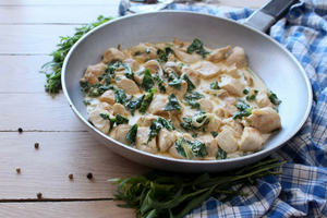 Сливочно-чесночный цыплёнок: простой ужин, который хочется повторять