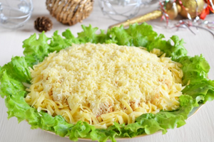 Праздничный салат «Одуванчик»: нежный, воздушный и очень красивый