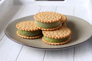 Веганское мороженое-сэндвич с матчей: быстрый летний десерт