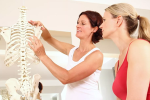 Как сохранить здоровье костей: что важно знать о кальции, витамине D и рисках остеопороза