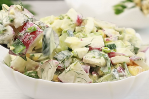 Простой салат, который удивляет: всё решает заправка