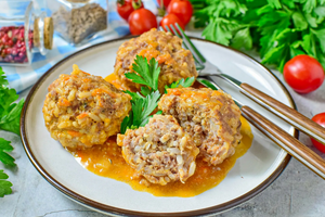 Мясные тефтели с рисом в духовке