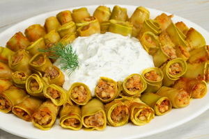 Мясные рулеты из кабачков