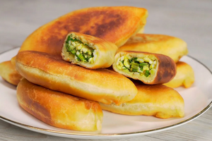 Пирожки с луком и яйцом