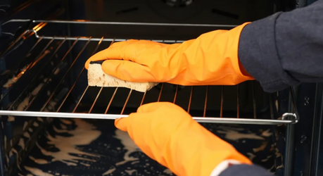 Как быстро и эффективно отмыть решётку в духовке от жира и нагара