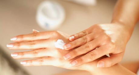 Как ухаживать за кожей рук зимой: эффективные советы и домашние процедуры