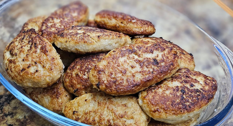 Пышные и сочные котлеты: простой рецепт с маленькими хитростями