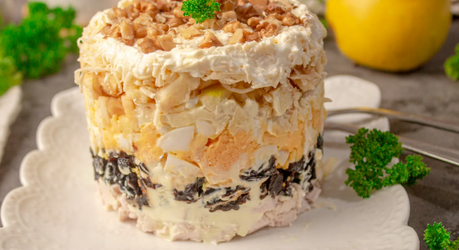 Новогодний салат за 5 минут: яркий вкус праздника