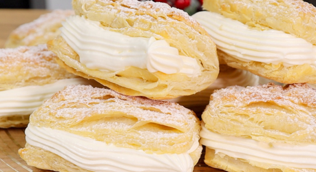 Слоёные ракушки с нежным кремом из маскарпоне