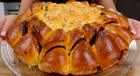 Секреты идеального теста, которое не черствеет на второй день. Готовим сдобный пирог-цветок