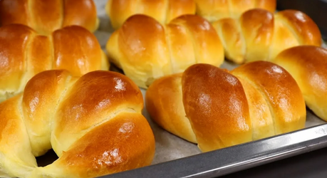 Булочки больше не черствеют: добавляем в тесто один секретный ингредиент, и выпечка остаётся мягкой 3 дня