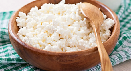 Творог: польза, мифы и кому он действительно подходит