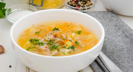 Лёгкий суп с тунцом и фасолью за 20 минут: вкусный обед без лишних хлопот