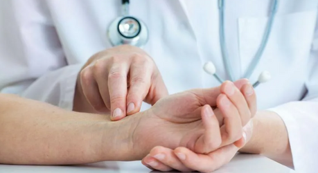 Пульс и давление: что важно знать женщинам после 40