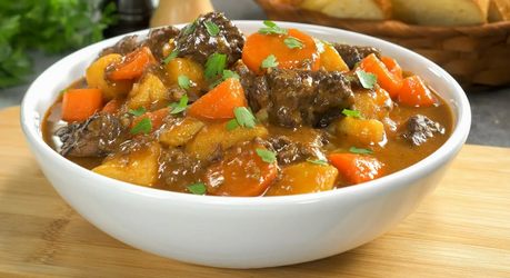 Тушеная говядина с овощами