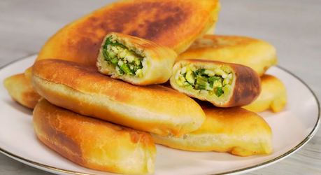 Пирожки с луком и яйцом