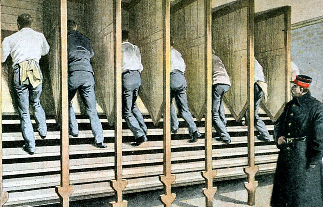 Обнаруживают что забыли опустить лестницу. Уильям Кьюбитт лестница. Осужденные в Англии 19 век. Тюрьма викторианской Англии.