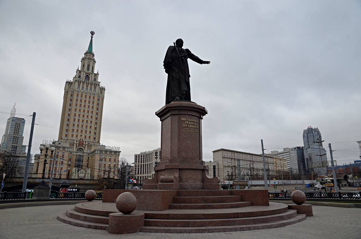 три вокзала в москве на одной площади как называются